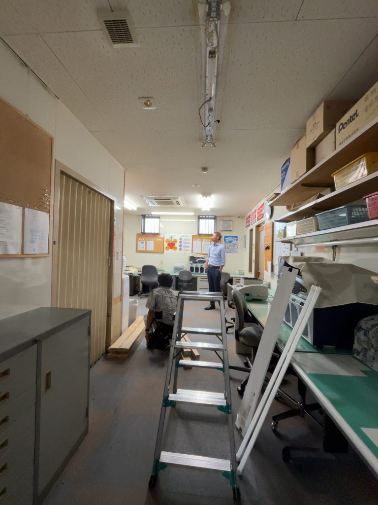 『総務ブログ』<br> 💡社内の蛍光灯のLEDに交換しました💡